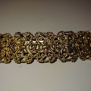 ✅ *Select jewelry: 5 for $25* Filagree Hair Clip